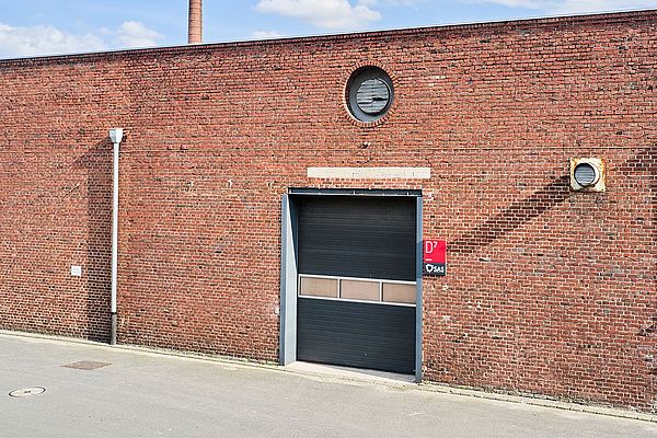 D7.000 - 500 qm Gewerbehalle mit Rolltor