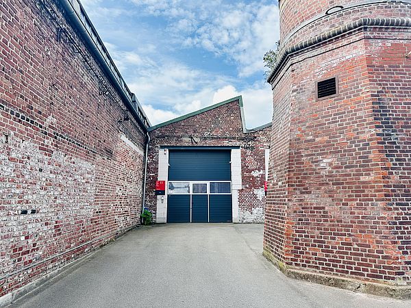 E11.000 - Moderne Lagerhalle